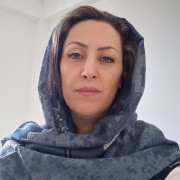 زهرا میراحسنی